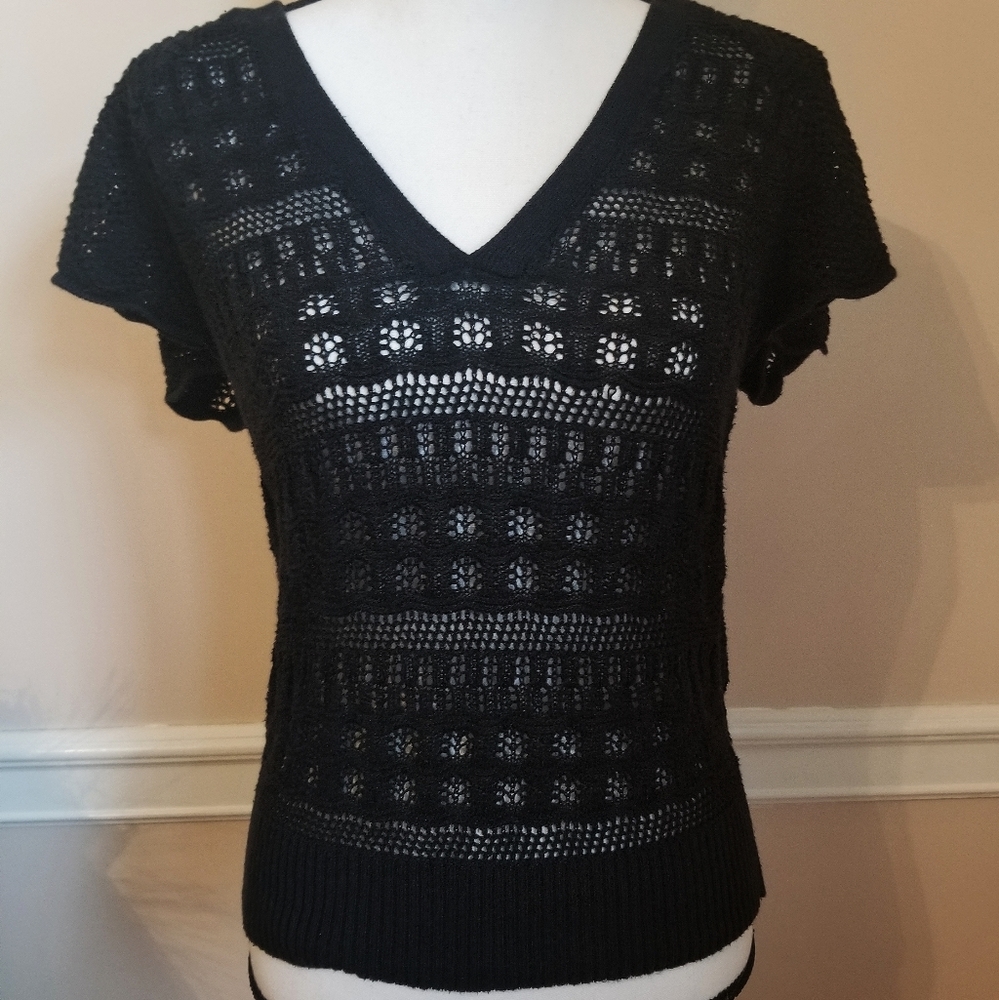 SOLD Ann Taylor knitted short sleeve sweater sz m